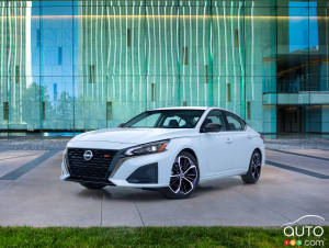 Nissan Altima Gets a Mild Redesign for 2023